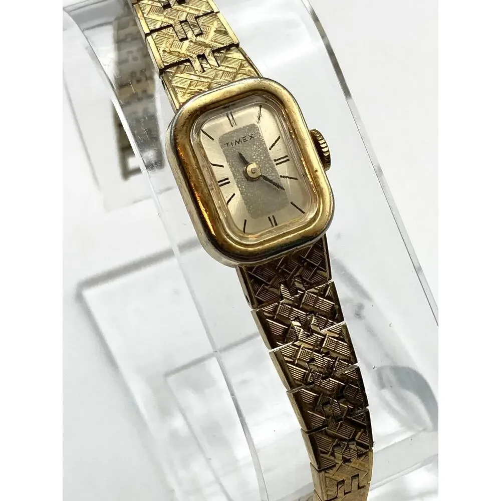 VTG 70'S Timex 17j Mechanical Wind Up Women's Petite Dress Watch 15mm Wist 6.25